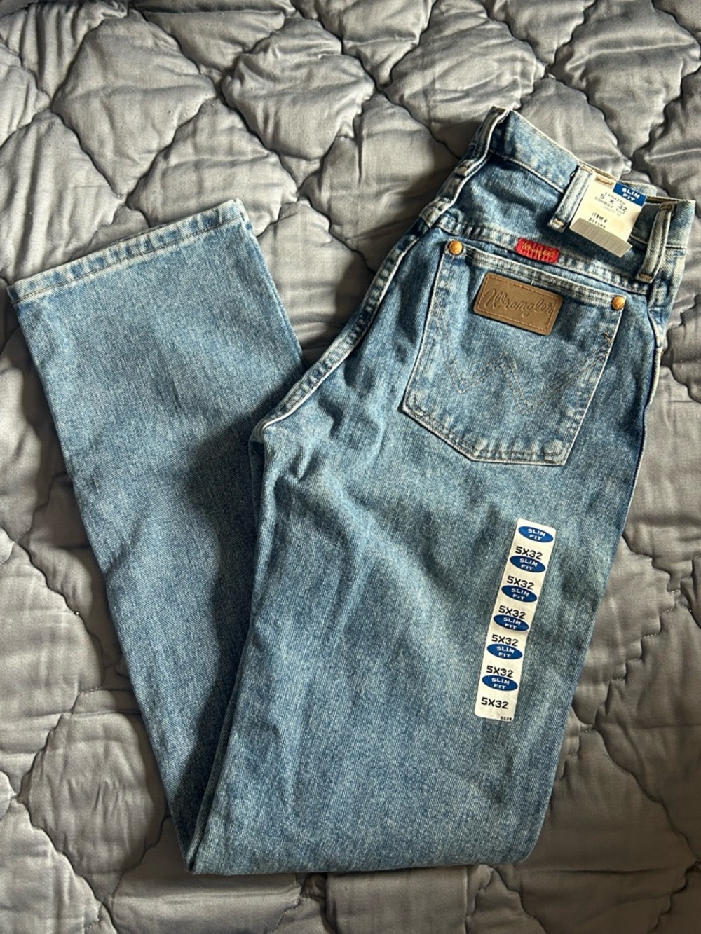 Wrangler Men's Light Wash Blue Straight Jeans